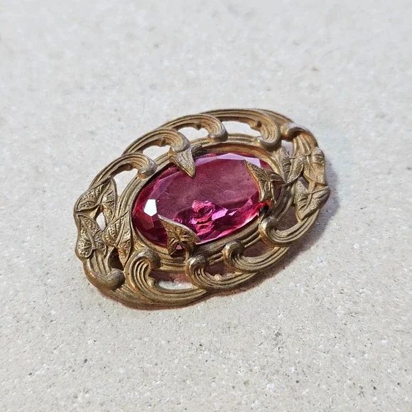 Antique Art Nouveau Pink Glass Brass Filigree Brooch Pin Ornate Leaf Scroll - Picture 3 of 5
